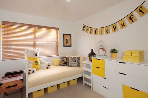 Your bedroom is personal. It’s where you sleep, eat (okay, maybe this one is just me), and spend... Hufflepuff Room Decor, Hufflepuff Bedroom, Hufflepuff Room, Hogwarts Bedroom, Hufflepuff Common Room, Hogwarts Hufflepuff, Harry Potter Bedroom Decor, Pallet Bed Frames, Harry Potter Room Decor