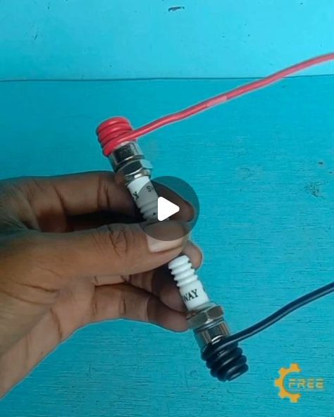 Survival Hacks, Welding Tips, Free Energy Generator, Energy Generator, Lunar Calendar, Free Energy, Survival Tips, Spark Plug, Batteries