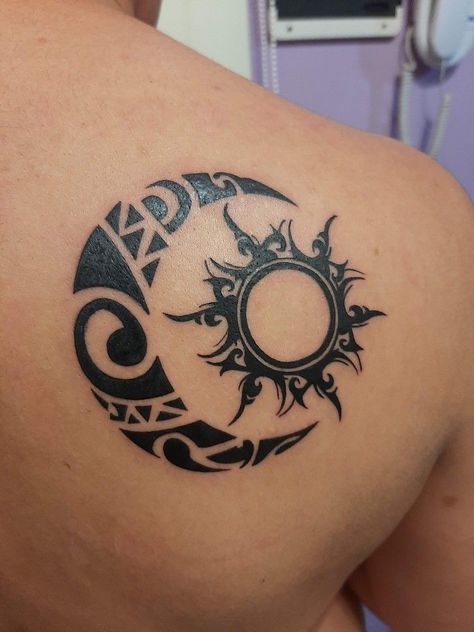 Men’s Sun And Moon Tattoo, Tattoo For Shoulder Men, Sun And Moon Tattoo For Men, Celtic Sun Tattoo, Moon Tattoos For Men, Moon Tattoo Men, Sun And Moon Tattoo Design, Back Tattoos For Guys Upper, Eclipse Tattoo