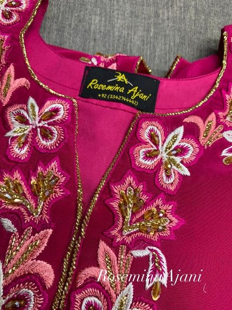 Machine Embroidery Designs For Suits, Embroided Suits, Embroidery Fashion Detail, Embroidery Boutique, Simple Hand Embroidery Patterns, Hand Embroidery Dress, Neck Designs For Suits, Kurti Embroidery Design, Bead Embroidery Tutorial