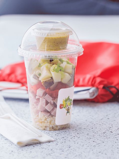 Cuban Mojo Ham and Potato Shaker Salad gran n go grab and go Salad In A Cup, Indian Spice Box, Salad Cups, Cuban Mojo, Salad Packaging, Snack Station, Ham Potato, Jar Packaging, Fast Healthy Meals