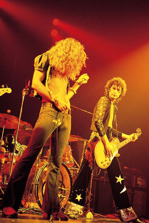 Led Zeppelin on stage 70s Musicians, Almost Famous Quotes, Zed Leppelin, Rock History, Music Prints, Robert Plant Led Zeppelin, Artist Film, Rock & Roll, Music Photographer