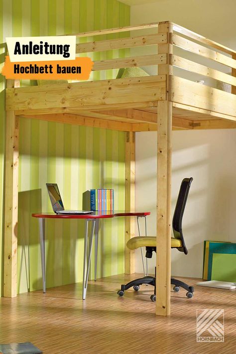 Richtest Du ein kleines Schlafzimmer oder eine Einzimmerwohnung ein, solltest Du daran denken nach oben zu bauen. Mit einem Hochbett gewinnst Du nicht nur Raum, sondern trennst Deinen Schlafbereich optisch ein wenig ab. Wir zeigen Dir wie Du ein Hochbett selbst bauen kannst, Schritt für Schritt. Childrens Beds, Space Saving Furniture, Contemporary Modern Art, Diy Bed, Kids' Room, Kid Beds, Boy's Room, New Room, Living Room Wall