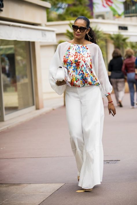 With a Silky Blouse Marlene Hose, Style Wide Leg Pants, Draping Fashion, Silky Blouse, Patchwork Jeans, Cooler Look, Business Outfit, Casual Street Style, Street Style Outfit