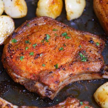 Pork Ribeye, Bake Pork Chops, Oven Pork Chops, Thick Cut Pork Chops, Baked Pork Chops Oven, Meat And Potatoes, Pork Chop Recipes Baked, Juicy Pork Chops, Chop Recipes