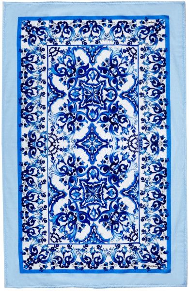 Dolce & gabbana Majolica-Print Towel in Blue (BLUE WHITE) Majolica Print, Fabric Tiles, Paint Inspo, Blue Things, Lemon Patterns, Blue Towels, Pattern Ideas, Scrapbooking Paper, Tile Art