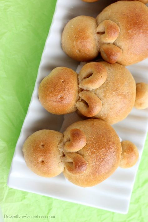 Whole Wheat Easter Bunny Rolls Easter Bunny Rolls, Rolls Dessert, Bunny Rolls, Easter Dinner Menus, Whole Wheat Rolls, Bunny Bread, 3d Bunny, Healthy Easter, Easter Dinner Recipes