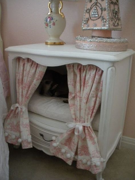 16 Diy Pet Bed Ideas, Make The Most Comfy Arrangements For Your Pets Diy Pet Bed, Diy Dog Bed, Dog Furniture, Dog Houses, Diy Stuffed Animals, Pet Furniture, Cat Furniture, Repurposed Furniture, Diy Dog Stuff