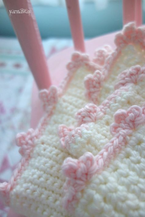 Quick And Easy Crochet Blanket, Crochet Baby Blanket Borders, Crochet Edging Patterns Free, Crochet Blanket Border, Crochet Blanket Edging, Baby Afghan Crochet Patterns, Crochet Border Patterns, Crochet Border, Border Lace