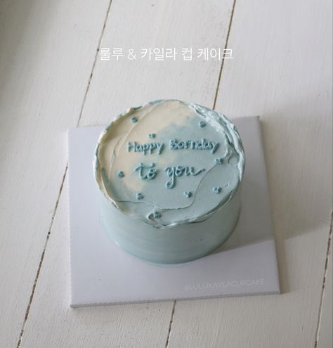 16 Korean style cake ideas | korean cake, cake, pretty birthday cakes Kue Ulang Tahun Korea, Cake Ideas Korean, Korean Style Cake, Simple Birthday Cake Designs, Cake Korean, Cake Designs For Boy, Cake Pretty, Cake Design For Men, Minimalist Cake