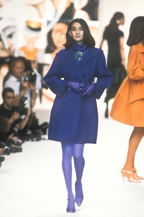 Valentino Runway, High Fashion Runway, 90s Runway Fashion, Runway Fashion Couture, Vintage Runway, Original Supermodels, Runway Outfits, High Fashion Looks, Runway Show