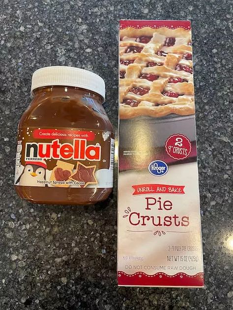 Nutella Pastries | Foodtalk Pie Crust And Nutella Desserts, Pie Crust Nutella Recipes, Nutella Pie Crust Roll Ups, Refrigerator Pie Crust Ideas, Store Bought Pie Crust Recipes, Pie Crust Dessert, Pie Crust Pizza, Nutella Pie, Ready Made Pie Crust