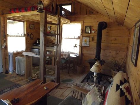 Tiny Cabins Interiors, One Room Cabin, Off Grid Tiny House, Log Cabin Interior, Diy Tiny House, Off Grid Cabin, Tiny Cabins, Cabin Interiors, Tiny Cabin