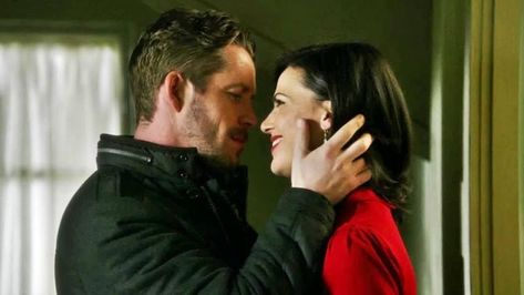 Robin And Regina, Lion King Ii, Sean Maguire, Queen Love, Outlaw Queen, Movie Couples, Captain Swan, Evil Queen, Robin Hood