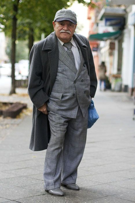 Older Men's Casual Fashion | ... Turns Dapper 83-Year-Old Into a One-Man Fashion Photo Blog Old Man Outfit, 50 Year Old Men, Best Man's Outfit, Men Fashion Photo, Mens Fashion Work, Older Man, Mens Fashion Casual Winter, Advanced Style, Plaid Suit