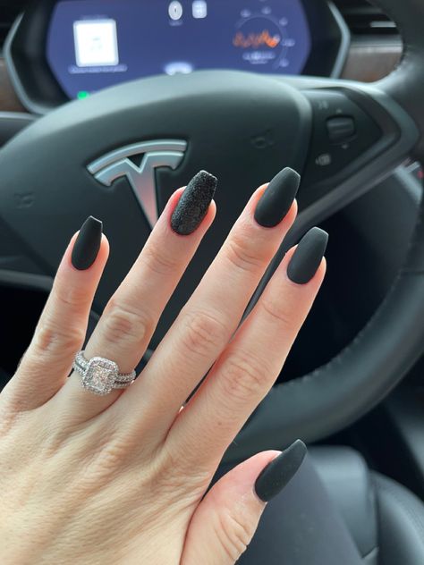 Coffin Style Nails Short Black, Short Black Nails Ideas Matte, Black Nails Powder Dip, Black Matte Nails Halloween, Black Acrylic Nails Coffin Short, Black Acrylic Nails Matte, Black Matte Nails Coffin, Short Black Coffin Nail Ideas, Coffin Shape Nails Black