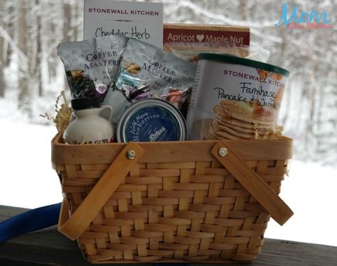 Breakfast Basket Gift Ideas Mornings, Brunch Basket Ideas, Breakfast Raffle Basket Ideas, Breakfast Gift Basket Ideas, Brunch Basket, Breakfast Basket Ideas, Breakfast Basket Gift Ideas, Pancake Gift Basket, Brunch Gift Basket