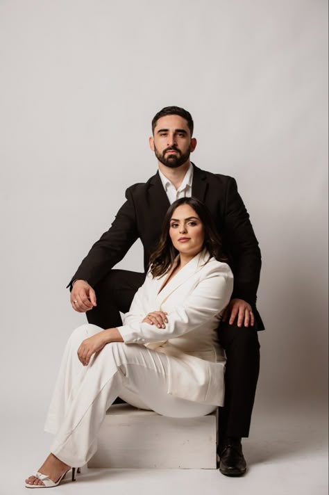 #prewedding #casamento #weddingideas Couple In Suits Photoshoot, Boss Couple Photoshoot, Professional Photoshoot Ideas Couples, Business Partner Photoshoot Posing Ideas, Couples Indoor Photoshoot, Couple Business Photoshoot, Elegant Couple Photoshoot Classy, Couple Professional Pictures Ideas, Couple Headshots