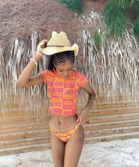 shaniachristinad on insta Coconut Girl Aesthetic, Malibu Barbie, Coconut Girl, Aesthetic Black, Cool Hats, Black People, Summer Sun, Black Aesthetic, Outfits Aesthetic