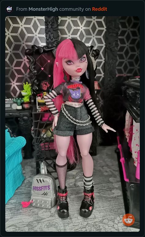 Draculaura Restyle, G3 Draculaura, Draculaura G3, Restyle Clothes, Monster High Clothes, Doll Drawing, Custom Monster High Dolls, Queen Aesthetic, Monster High Custom