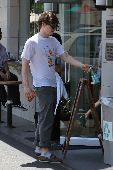 Evan Peters Paparazzi Photos, Evan Peters Paparazzi, Saga Senior, Evans Peter, Ahs Actors, Evan Peter, Ahs Cult, Paparazzi Photos, Evan Peters