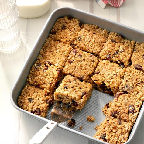 Cinnamon-Cranberry Oat Bars Recipe -I'm a swim coach for kids and started making these bars for them as a snack. I wanted something that was easy for them to eat but would also give them energy. The kids loved them from the very first time I brought them. Now I bring them to every team event. —Sarah Riviere, Prescott, Arizona Fall Dessert Bar, Oat Bars Recipe, Vegetarian Camping Recipes, Oat Bar Recipes, Prescott Arizona, Swim Coach, Oat Bars, Oatmeal Bars, Fruity Desserts