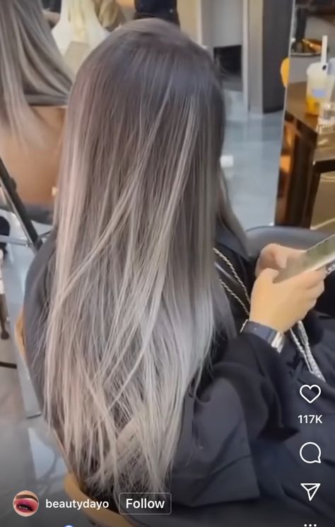 Icy White Balayage, Natural Ash Brown Hair With Highlights, Hair Color Ideas For Light Skin Tones, Ash Grey Balayage, Ash Brown Hair Balayage, Ashy Balayage, Balayage Hair Ash, Mama Hair, Balayage Straight Hair