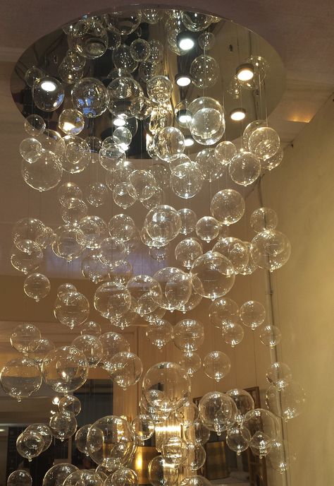 Party Lights Aesthetic, Bubble Decor, Nye Party Decorations, Disco Party Decorations, Prom Themes, Glamour Decor, Wedding Bubbles, Prom Decor, Prom Theme