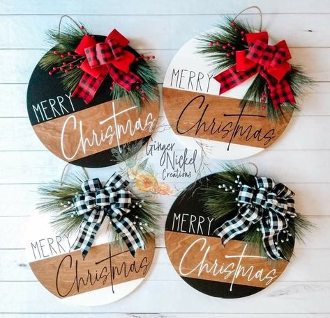 Idee Cricut, Door Signs Diy, Signs Diy, Cricut Christmas, Christmas Signs Wood, Christmas Door Hanger, Sign Ideas, Crafts Christmas, Christmas Sign