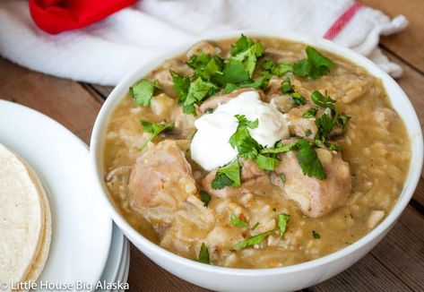 Easy Chile Verde Recipe, Easy Chile Verde, Spicy Cornbread Recipe, Instant Pot Chile Verde, Instant Pot Chile, Chile Verde Recipe, Jalapeno Cornbread Recipe, Jalapeño Cornbread Recipe, Easy Chile