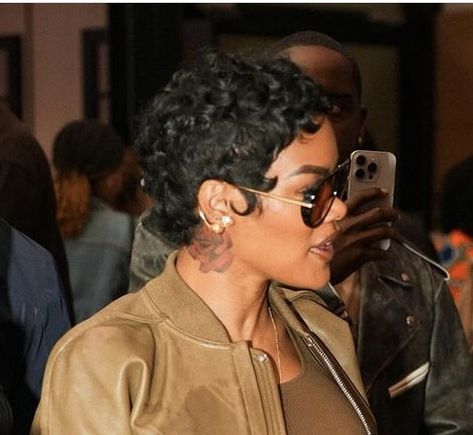 Pin Curl Pixie Cut Black Women, Rihanna Short Hair Pixie, Female Mullet Short, Pixie Hawk, Rihanna Pixie Cut, Rihanna Pixie, Pixie Mohawk, Curled Pixie Cut, Rihanna Short Hair