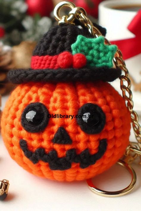 Crochet Halloween Keychain, Pumpkin Amigurumi, Halloween Keychain, Crochet Halloween, Crochet Keychain Pattern, Halloween Crochet Patterns, Halloween Crochet, Crochet Keychain, Amigurumi Free