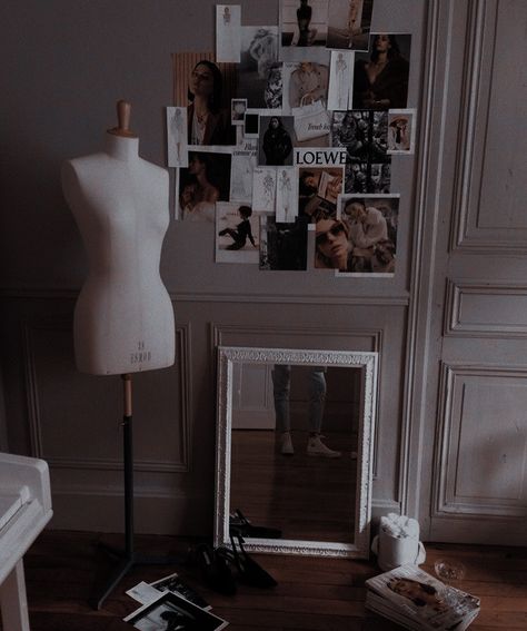 Kimberly White, Sewing Aesthetic, Fashion Dream Job, Asthetic Picture, Veronica Lodge, Illustration Fashion Design, Pretty Little Liars, Riverdale, Work Space