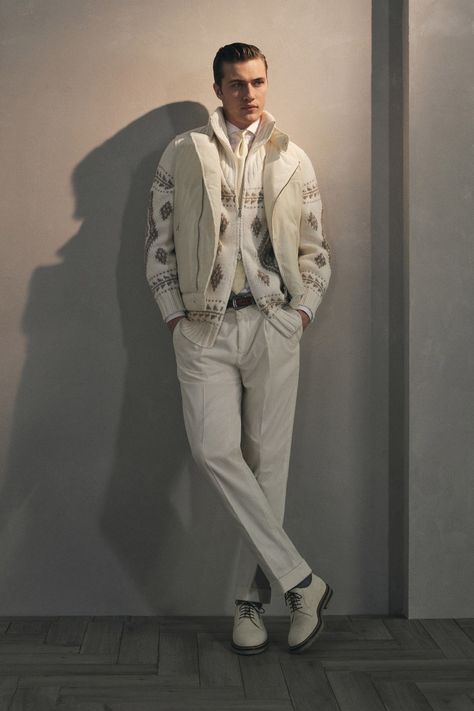 Brunello Cucinelli Fall 2024 Menswear Fashion Show | Vogue White Jacket Outfit, Italian Chic, Mens Smart Casual Outfits, 2024 Menswear, White Dress Shoes, Smart Casual Men, Brunello Cucinelli Men, Winter Outfits Men, Boutique Interior