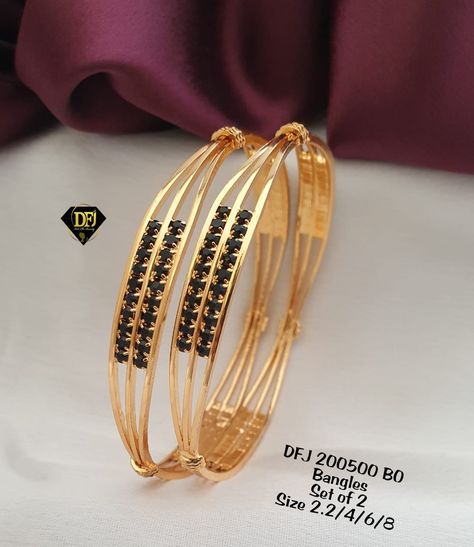 Black Diamond Bangles, Black Stone Bangles In Gold, Black Beeds Bangles Gold, Karimani Bangle Designs, Black Beads Bangles, Black Beats, Gold Bangles Indian, Black Beads Mangalsutra Design, Bangles Gold