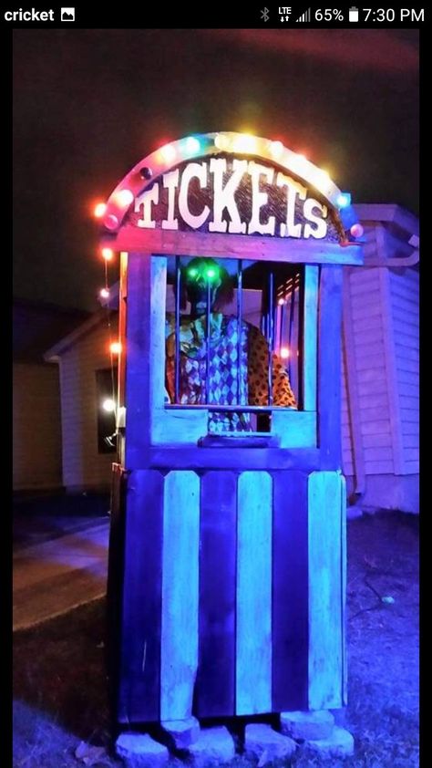 Halloween ticket stand Scary Ticket Booth Diy, Halloween Tickets, Halloween Decorations Party Scary, Booth Diy, Ticket Booth, Fun House, Halloween 2024, Decorations Party, Booth Design