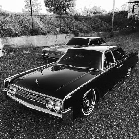 1963 Lincoln Continental by @mobsteel | #blacklist #1963 #lincoln #continental #mobsteel Repost from @black_list Lincoln Continental 1963, Detroit Steel Wheels, Tire Stickers, Sponge Headband, Foam Head, Offroad Jeep, Chevy C10, Environmental Health, Mercedes Benz Cars