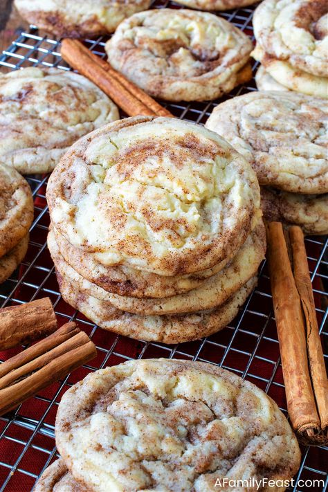 Cinnamon Swirl Cookies, Cinnamon Cookies Recipe, 2024 Cookies, Swirl Sugar Cookies, Cookies With Cinnamon, Soft And Chewy Sugar Cookies, Jelly Salad, Cinnamon Cookies Recipes, Cinnamon Swirls