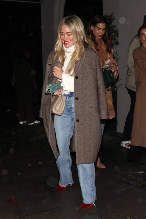 California Winter Outfits, Outing With Friends, Dinner Outing, Hilary Duff Style, California Winter, West Hollywood California, Long Winter Coats, Holiday Outfit, Hilary Duff