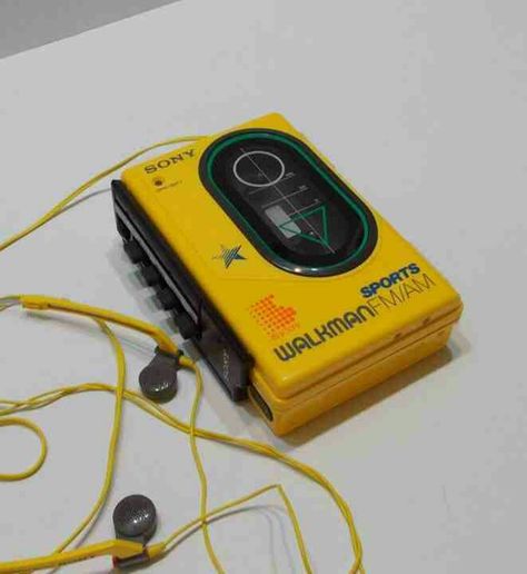 Walkman haha I had this and loved this Sony Walkman, Back In My Day, 80s Nostalgia, Cassette Player, Vintage Radio, Childhood Toys, Old Tv, Character Aesthetic, Good Old