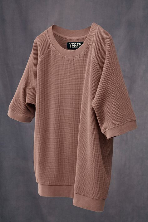 I don't know why, but I really do love some pieces from the Yeezy Collections Oversized Mens Fashion, Mens T Shirts Style Fashion, Yeezy Clothing, Yeezy T Shirt, Yeezy Season 1, Yeezy Collection, Yeezy Fashion, Yeezy Season, Spring Color