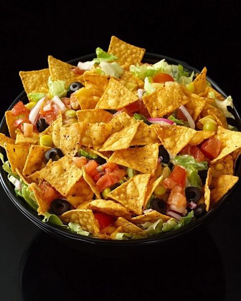 RecipeTin | 𝑫𝒐𝒓𝒊𝒕𝒐 𝑻𝒂𝒄𝒐 𝑺𝒂𝒍𝒂𝒅 🌮 | Facebook Dorito Taco Salad, Dorito Taco, Taco Salad Ingredients, Iceberg Lettuce, Taco Salad, Kidney Beans, Taco Seasoning, Ground Turkey, Ground Beef