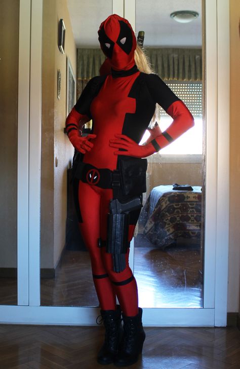 2014 Lady Deadpool Costume Lady Pool Costume, Deadpool Girl Costume, Girl Deadpool Costume, Lady Deadpool Costume, Girls Superhero Costume, Girl Superhero Costumes, Deadpool Costume, Deadpool Cosplay, Lady Deadpool