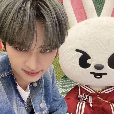 lee know lino minho skz stray kids selca pfp icon #kpop Skz Lee Know, Im Gonna Love You, Tweek Y Craig, I Know You Know, Lee Know Stray Kids, Skz In Cute, Kid Memes, Kids Icon, Homeless Children