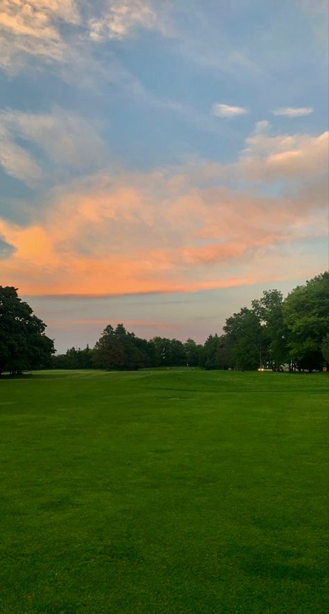 Golf Field Aesthetic, Lapangan Golf Aesthetic, Golf Aethestic, Golf Asthetic Photos, Top Golf Aesthetic Night, Golf Course Aesthetic, Lapangan Golf, Golf Sunset, Golf Course Sunset