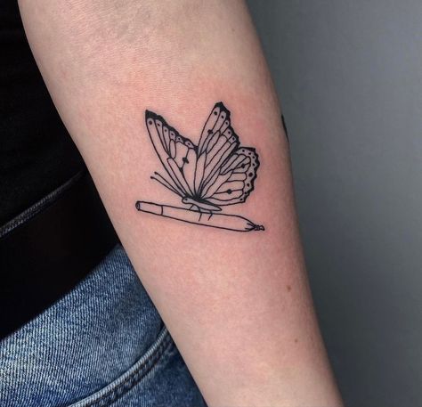 Scatter Tattoo Ideas, Side Wrist Tattoos Cover Up, Smoker Tattoos For Women, Simple Tatoos Woman, Woman Tattoo Ideas Unique Inspiration, Edgy Feminine Tattoo, Not Basic Tattoos, Sui̇ci̇deboys Tattoo Ideas, Simple Cute Tattoos For Women