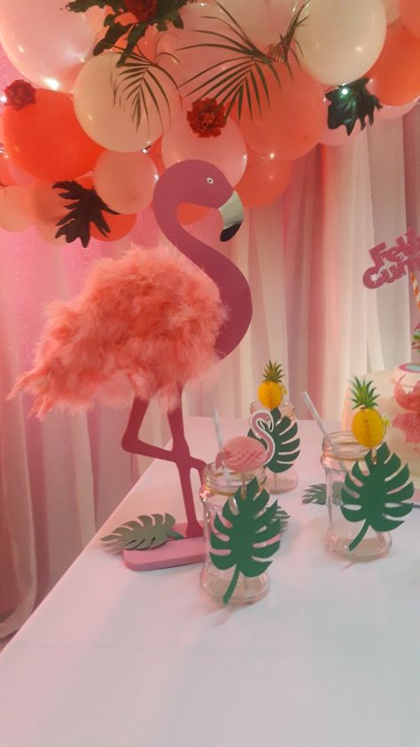 Flamingo Baby Shower Ideas, Bird Theme Parties, Flamingo Party Decor, Flamingo Invitation, 22 Birthday, Flamingo Baby Shower, Flamingo Ornament, Tropical Birthday Party, Flamingo Cake