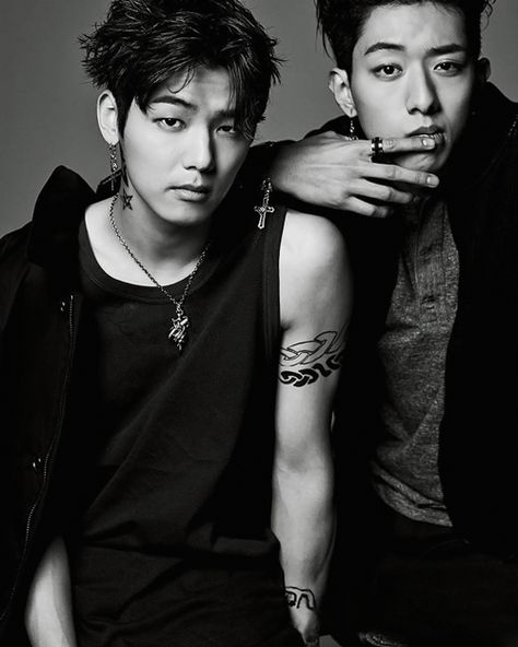 Kang Minhyuk  Lee Jungshin. Like these two roughed up a wee bit... Lee Jung Shin, Lee Jong Hyun, Kang Min Hyuk, Cn Blue, Jung Yong Hwa, Pop Rock Bands, Punk Rocker, Korean Star, Fnc Entertainment