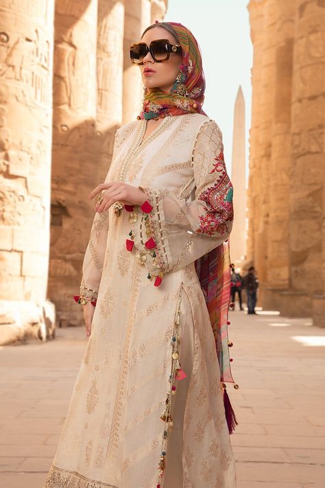 Maria B Lawn Collection 2020 Best Pakistani Designer Summer Dresses Maria B Dresses, Eid Outfits Pakistani, Maria B Lawn, Designer Summer Dresses, Pakistani Designer Clothes, Pakistani Dresses Online, New Kurti, Eid Outfits, Miroslava Duma