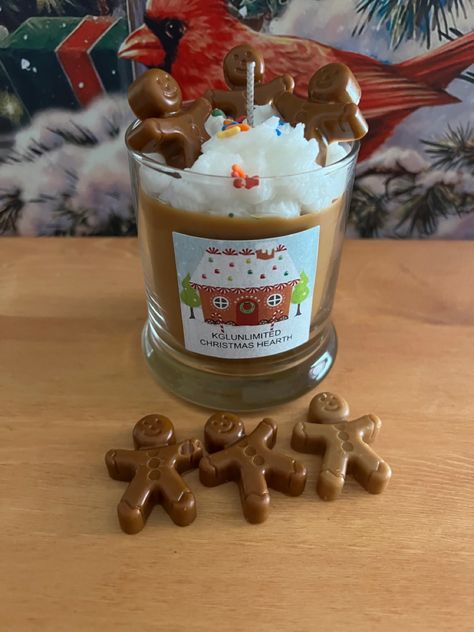 Mini Gingerbread embeds Gingerbread Candles, Candles 2023, Idea Candle, Homemade Christmas Candles, Essential Oil Candle Blends, Christmas Candle Ideas, Gingerbread Candle, Homemade Candle, Sevierville Tennessee